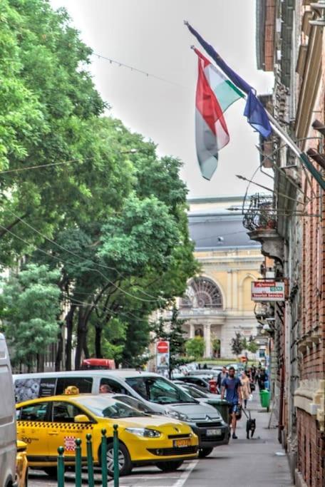 Nefelejcs Near The Keleti Railway Station Apartment Budapest Exterior photo